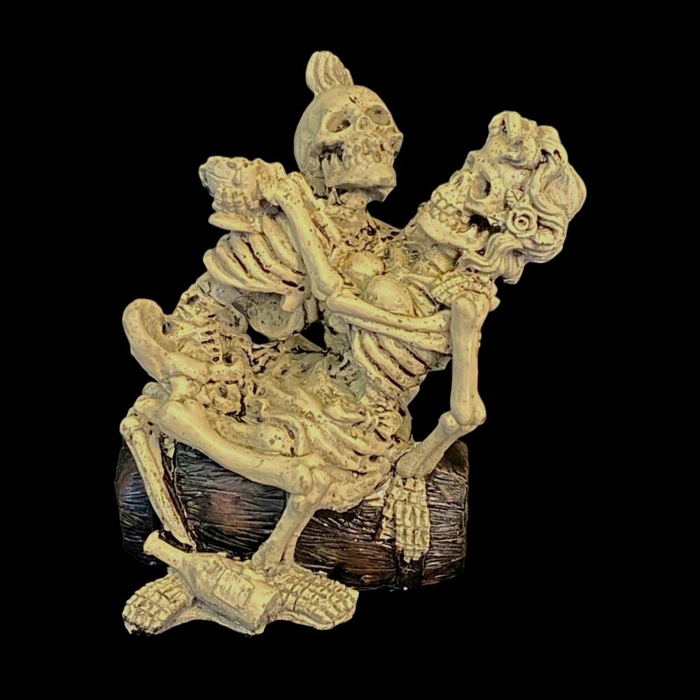 'Til Death STYLE Punk Rock (?) Pirates Partying Skeleton Couple on Barrel